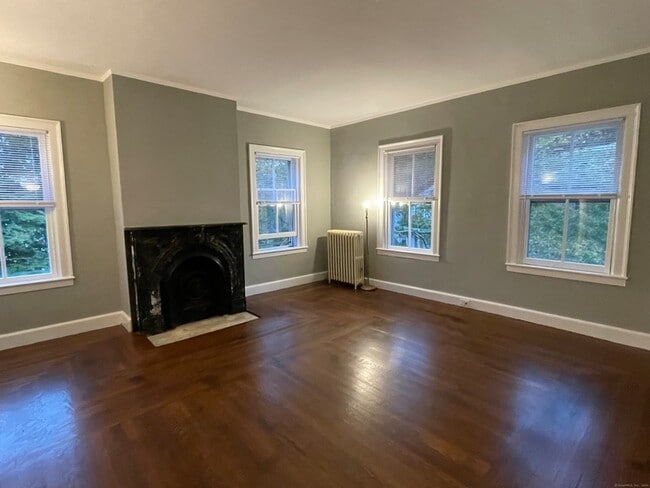 Building Photo - 161 Broadway