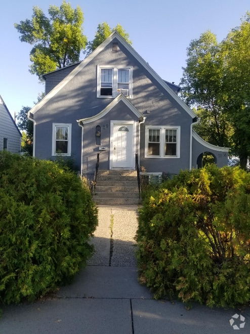Building Photo - 29 1/2 Alderson Ave