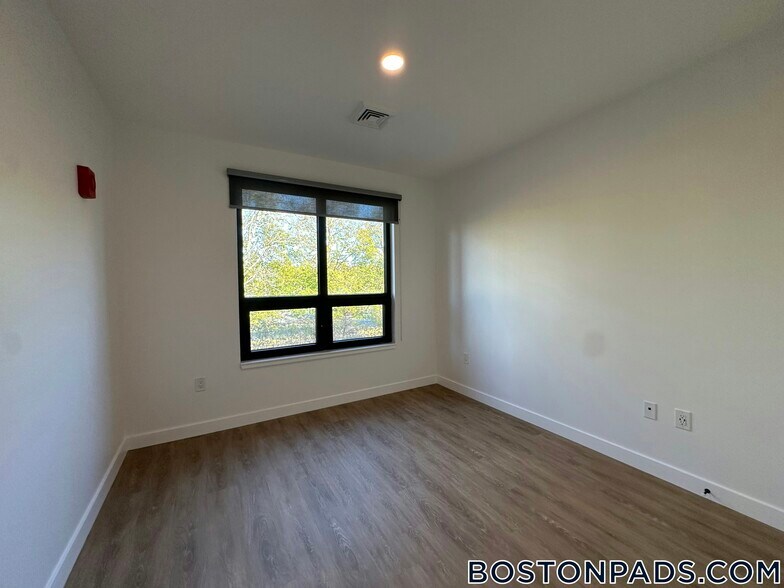 Building Photo - 199 Gardner St