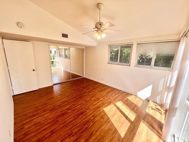 Building Photo - Spacious 3BR Single-Story Residence | Central Air, Fireplace, Private Backyard Retreat