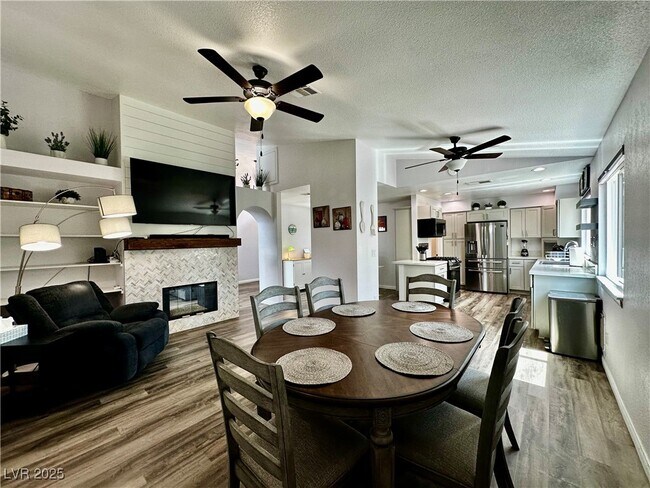 Building Photo - 41 Stone Cress Dr