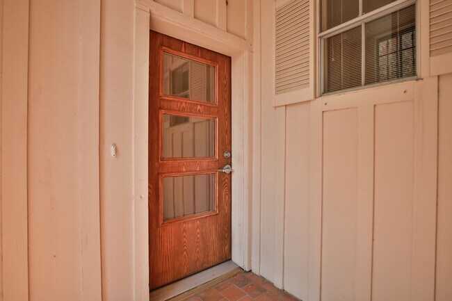 Building Photo - 7499 Brompton St