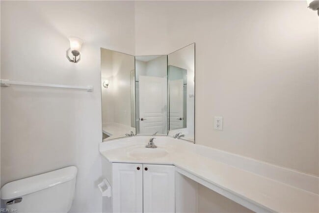 Building Photo - 2412 Wessington Dr