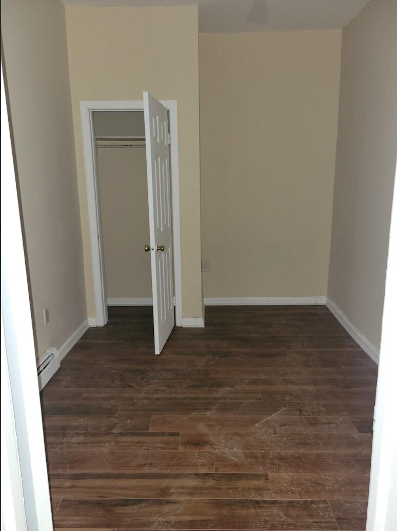 2nd bedroom - 422 S 7th St