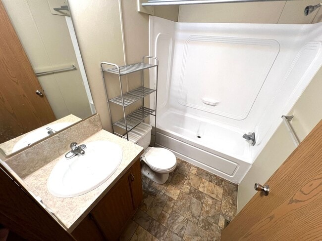 Building Photo - Pet Friendly 3 Bed 2 Bath Mobile Home in t...