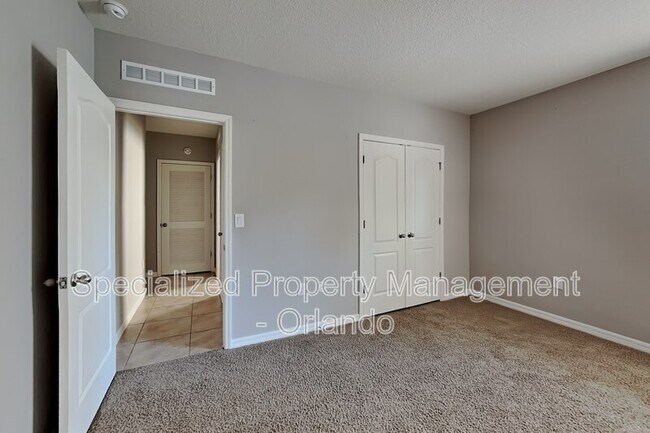 Building Photo - 227 Duke Dr