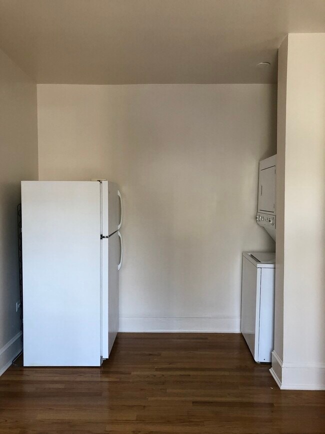 Building Photo - 1128 W Pratt Blvd