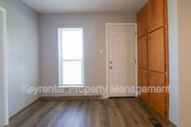 Building Photo - 526 S 39th W Ave