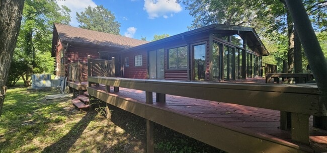 Building Photo - 7307 Rhodes Ln