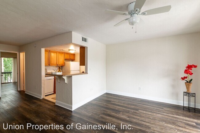 Building Photo - 1 br, 1 bath Apartment - 3555 SW 20th Avenue