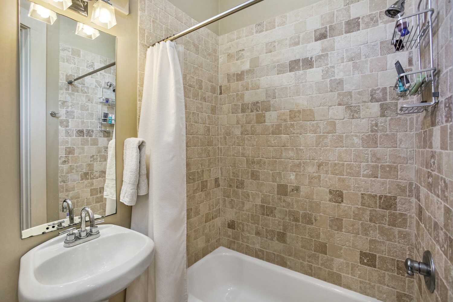 Building Photo - 5415 Danneel St