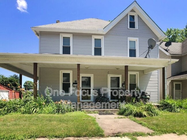 Building Photo - 132 Montour St N