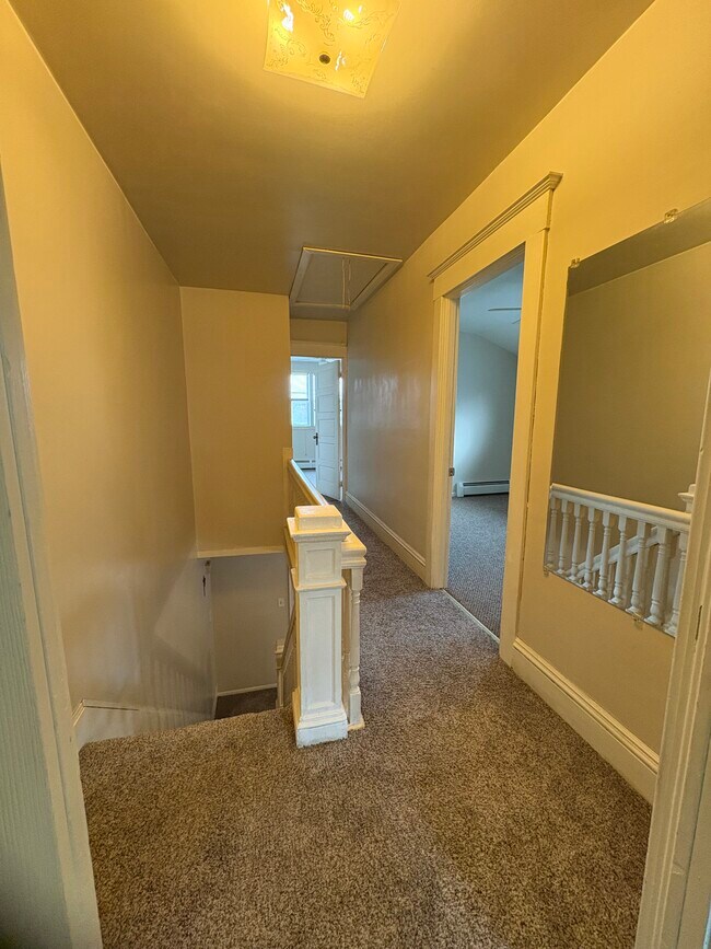 Building Photo - 23 St David St