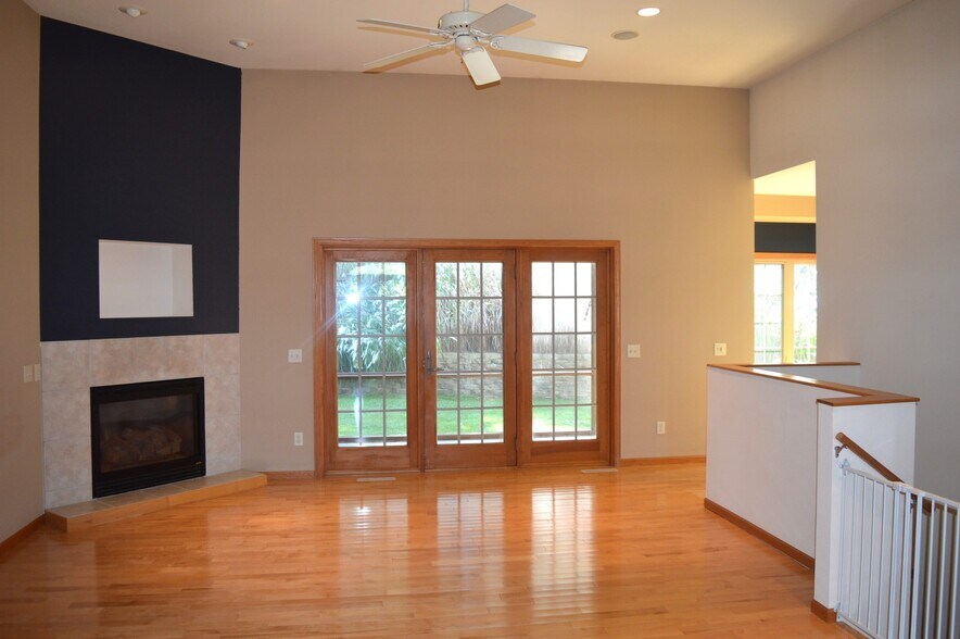 Building Photo - 4734 Bergamot Way