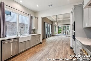 Building Photo - 661 inner