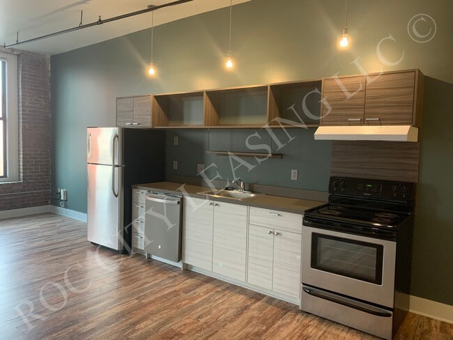 Unit 406 Kitchen - Hive@155 and Hive Andrews