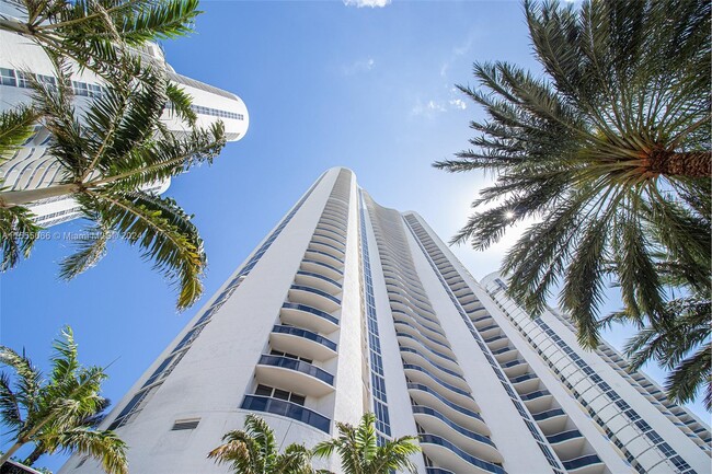 Building Photo - 15901 Collins Ave