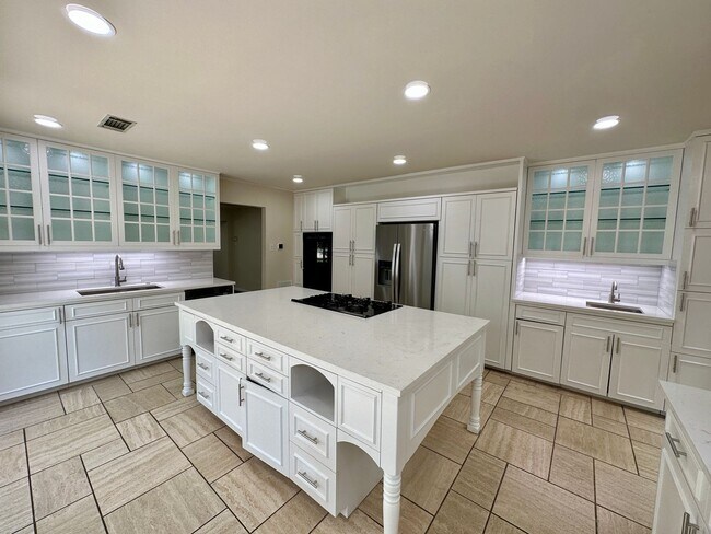Building Photo - Wonderful newly updated home for rent in t...