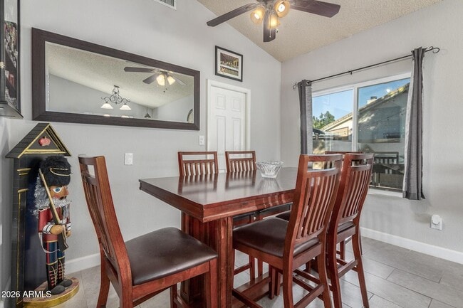 Building Photo - 5210 E Elmwood Cir