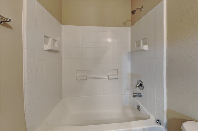 Building Photo - 21606 Nella Cir