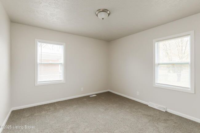 Building Photo - 2525 Coronet Dr