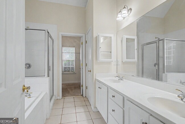 Building Photo - 255 Squire Ln
