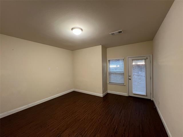 Building Photo - 587 Hampshire Dr