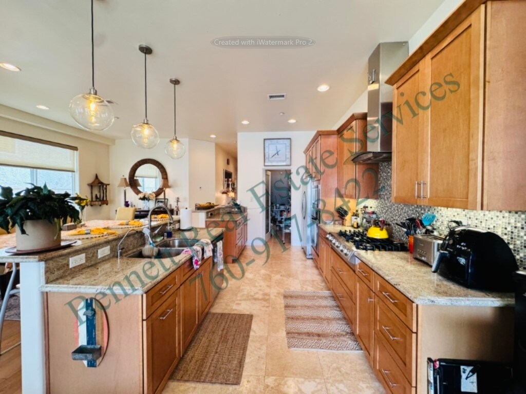 Building Photo - 4527 Cove Dr