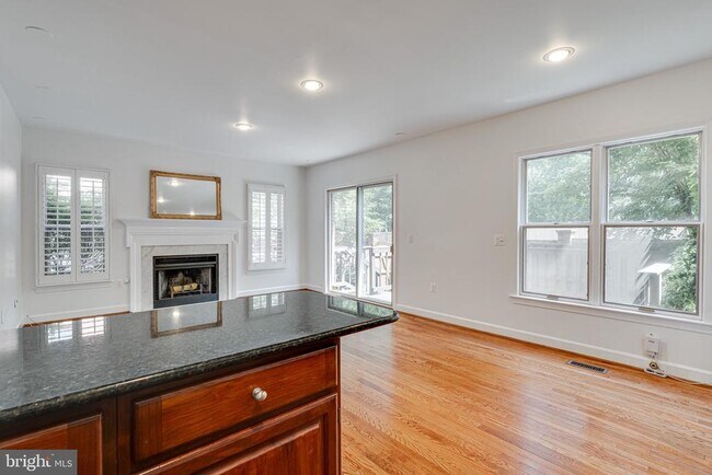 Building Photo - 1498 Hampton Hill Cir