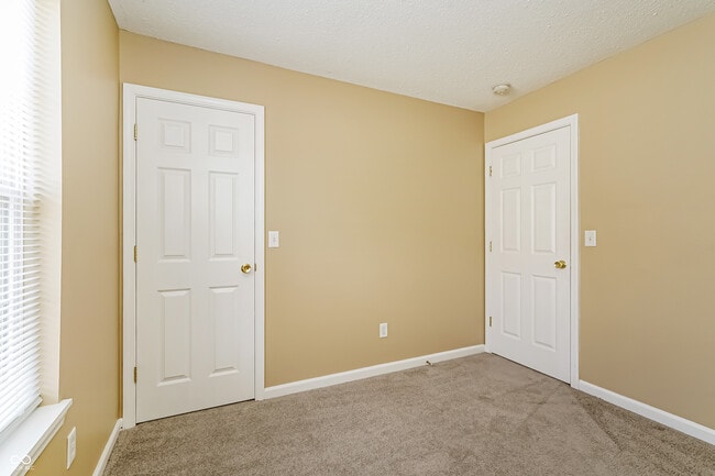 Building Photo - 5620 Sweet River Dr