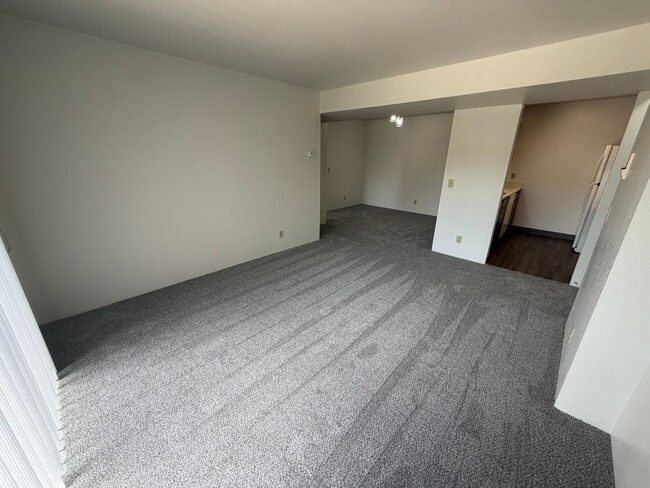 Building Photo - 2203 Spansail Dr