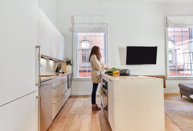 Building Photo - 121 Middle St