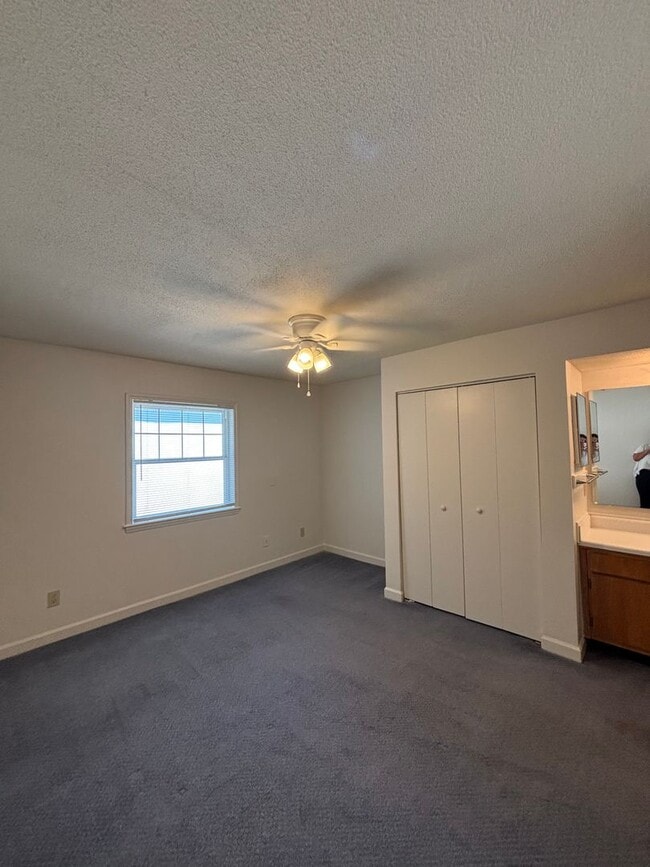 Building Photo - 2516 Avent Ferry Rd