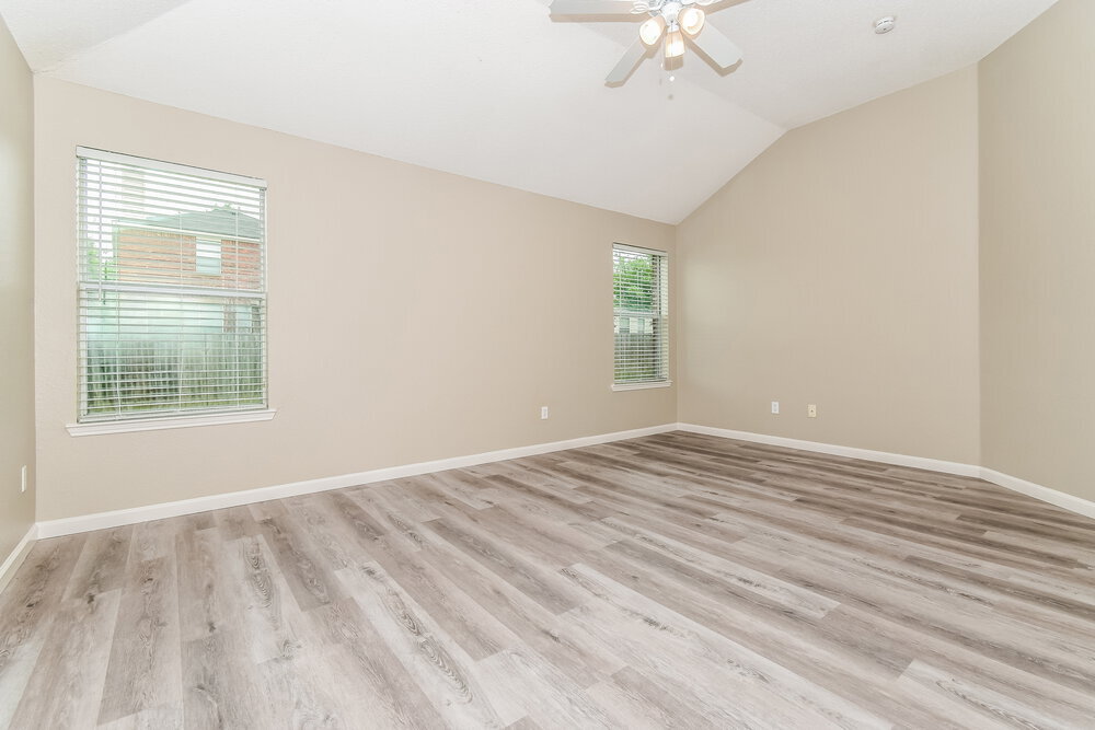 Building Photo - 2100 Aster Trail