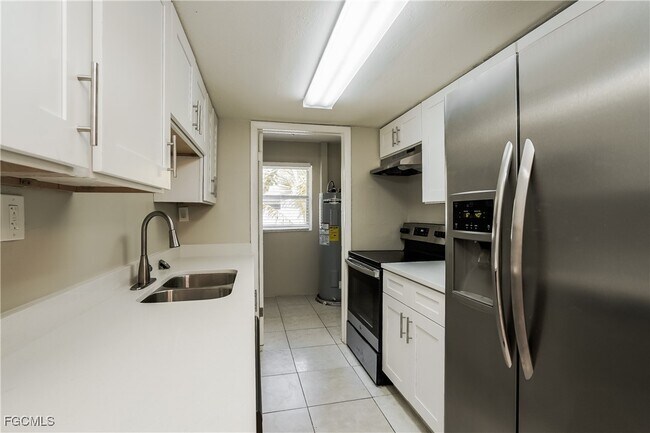 Building Photo - 5107 5th St W