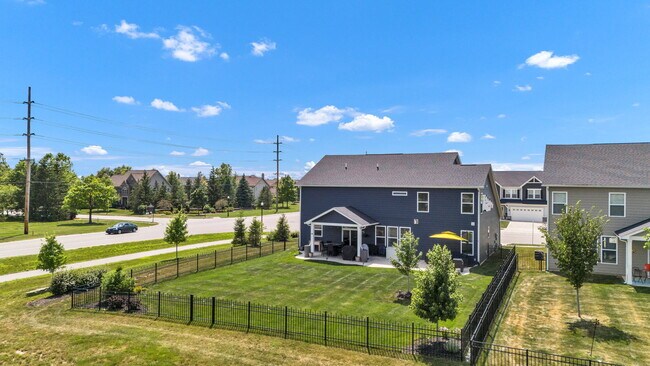 Building Photo - 15611 W Rail Dr