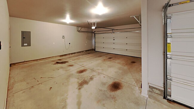 Building Photo - Beautiful 4 Bed 2 Bath Home in Mustang Schools