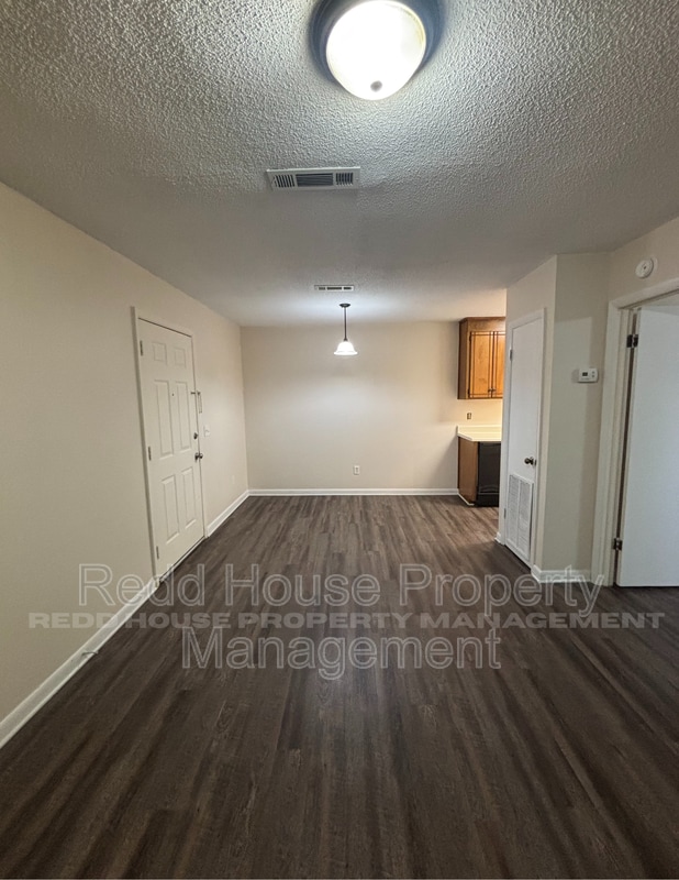Building Photo - 105 Gunter Ln