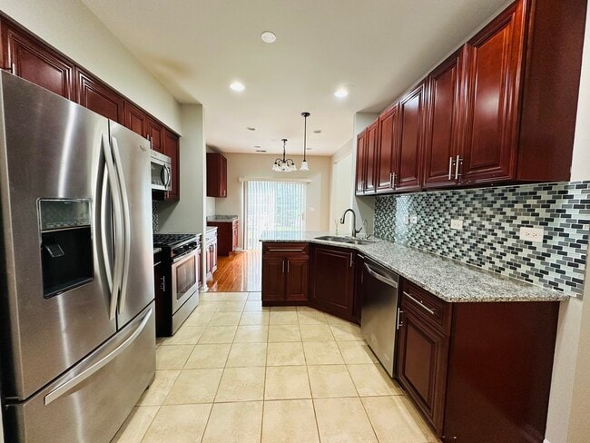 Building Photo - 620 Lakeridge Ct