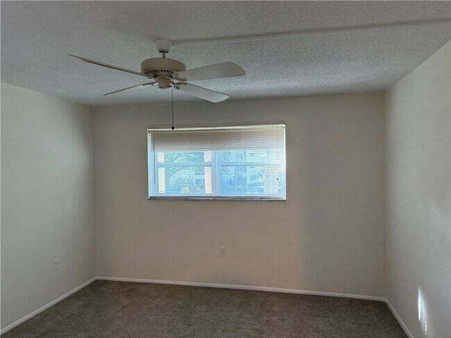Building Photo - 1100 Ponce De Leon Cir