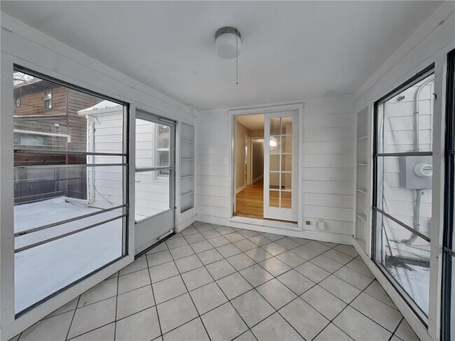 Building Photo - 2942 Zenith Ave N