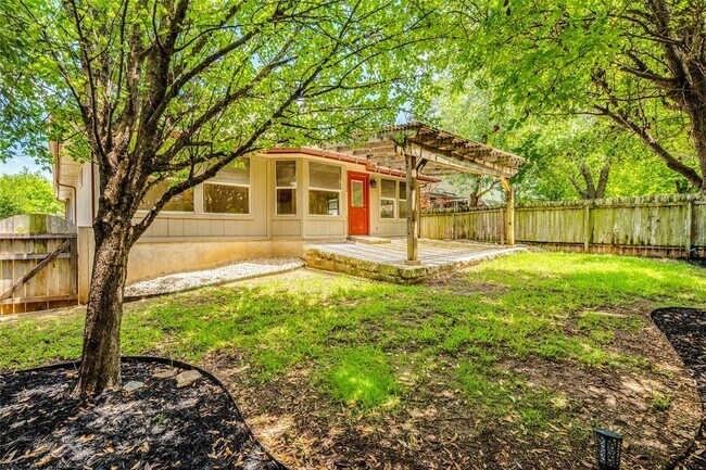 Building Photo - 14710 Montoro Dr