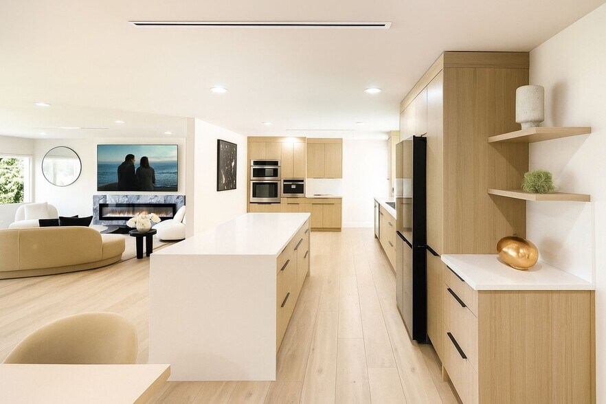 Building Photo - 9425 Gierson Ave