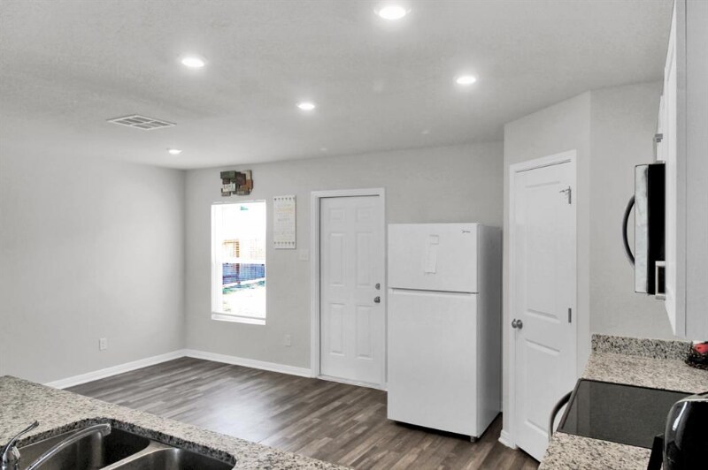Building Photo - 15520 Taylorcrest Dr