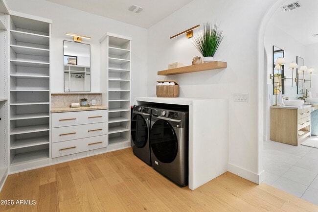 Building Photo - 4207 E Campbell Ave