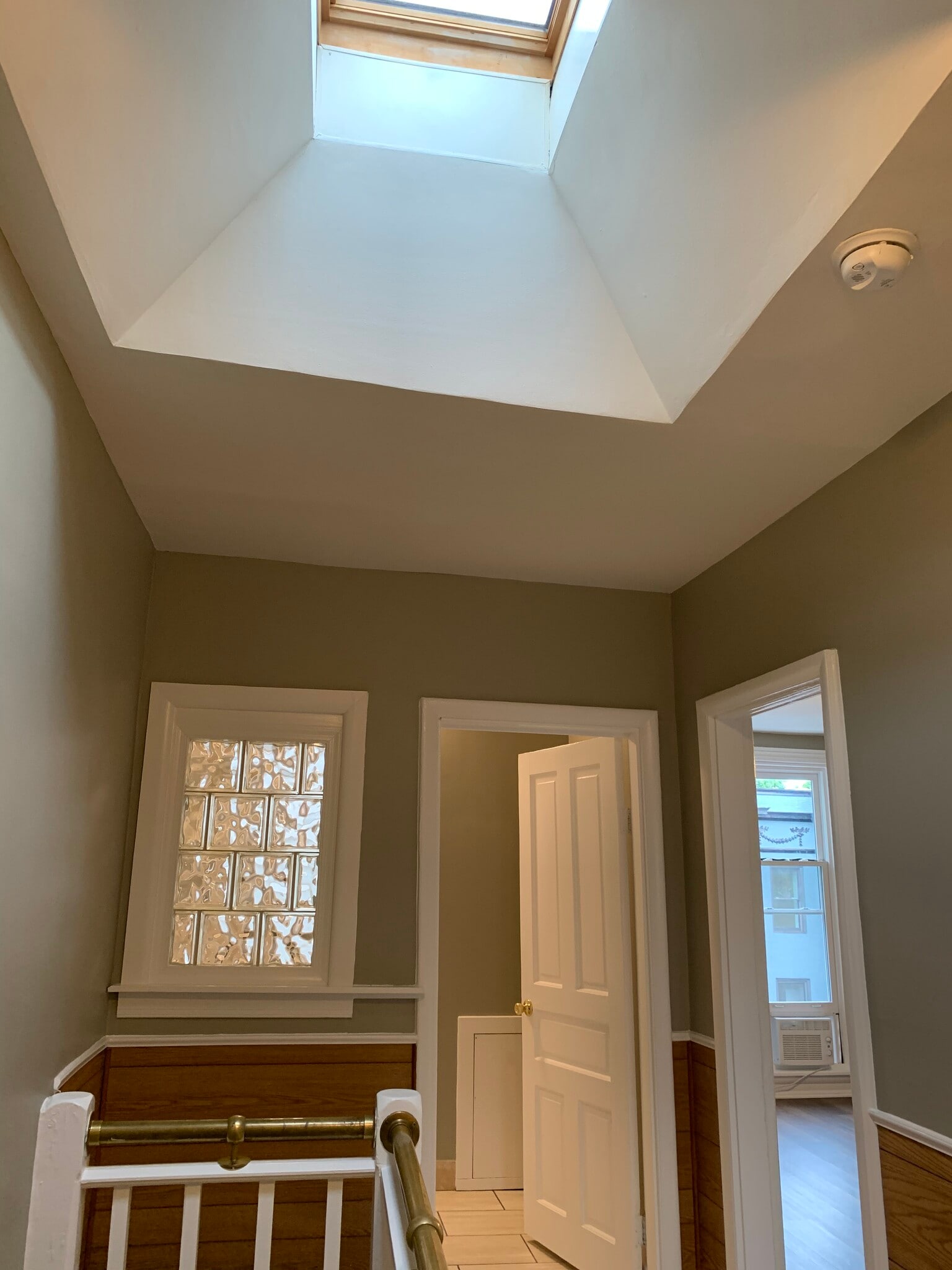 Skylight - 1829 Swann St