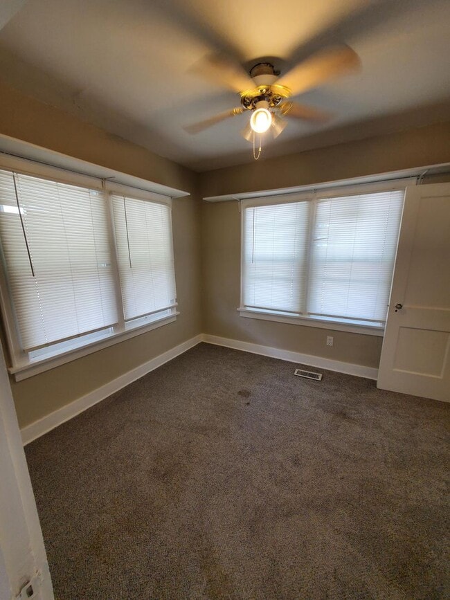 Building Photo - COMING VERY SOON!! Single family home Near...