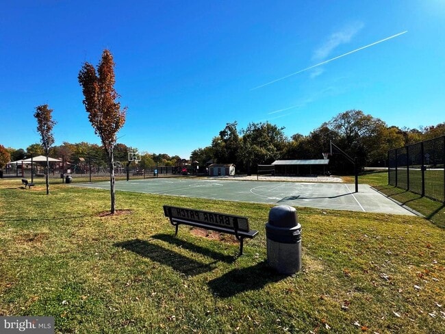 Building Photo - 1803 E Beech Rd