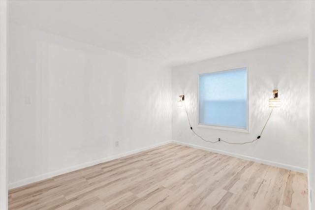 Building Photo - 2119 Oxford Ave