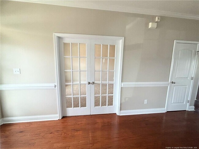 Building Photo - 951 Ronald Reagan Drive